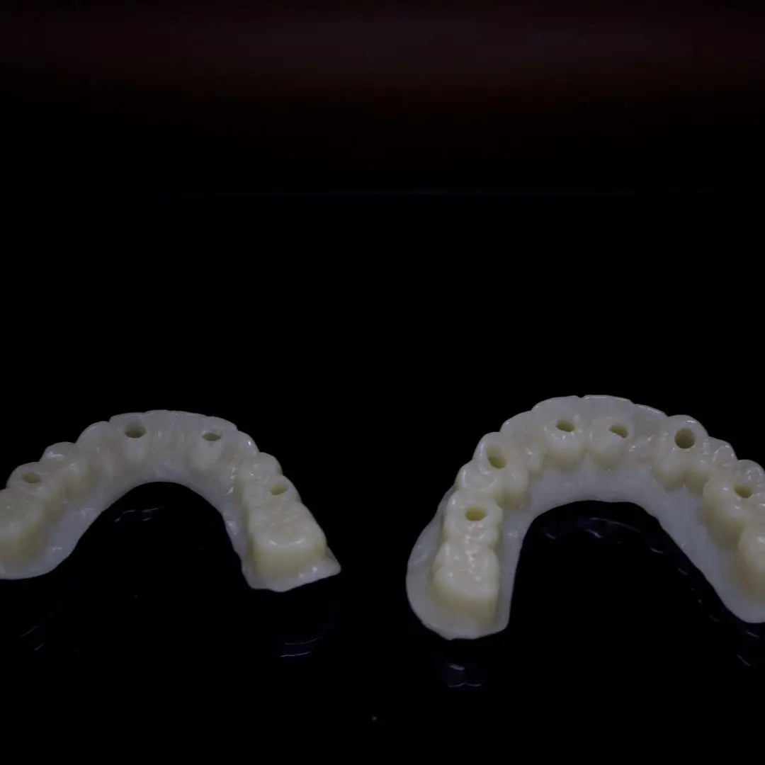 Prueba estética PMMA de arcada completa sobre implantes